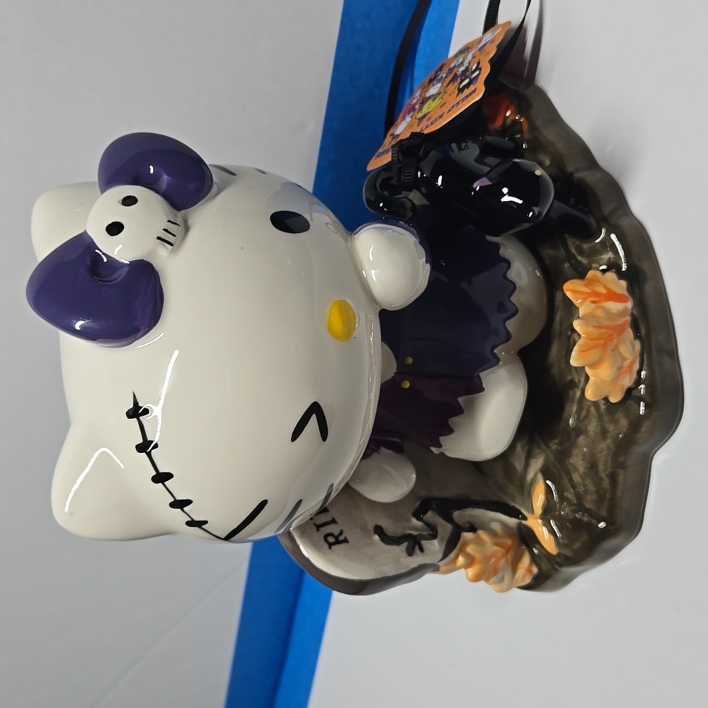 BNWT Hello Kitty and Friends RIP Halloween Decor - Picture 9 of 9